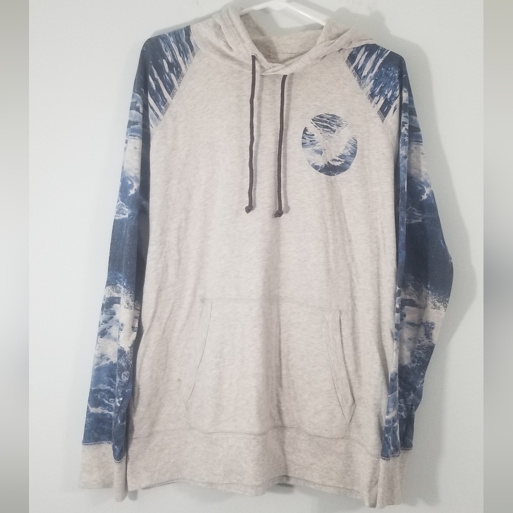 American Eagle Lightweight Hooded Long Sleeve Tee. Size Medium. Great Condition.